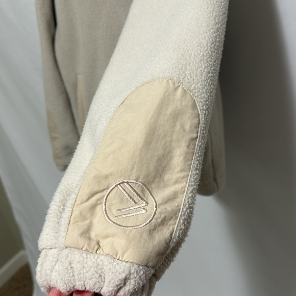 Savvi Camper Sherpa fleece hoodie - Picture 2 of 9